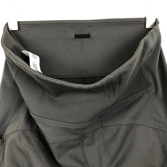 Athleta Excursion Hybrid 11”‎ Short - Picture 5 of 12